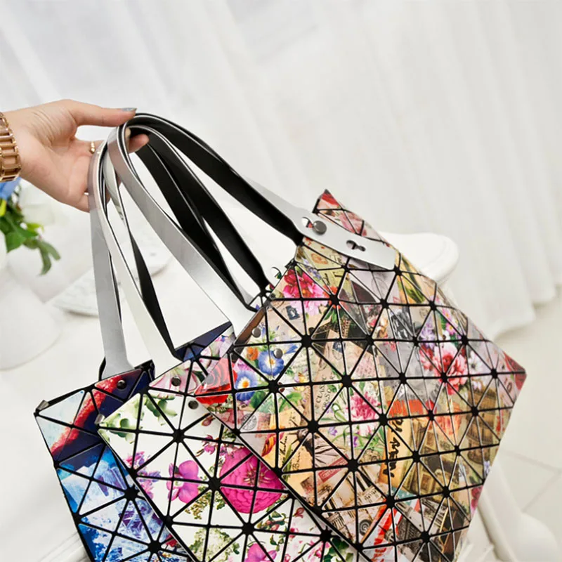 Fashion Ladies Folded Geometric Plaid Bag Women Laser Bright Casual Totes Bag Shoulder Bags Fold Over Bao Bao Handbags (27)
