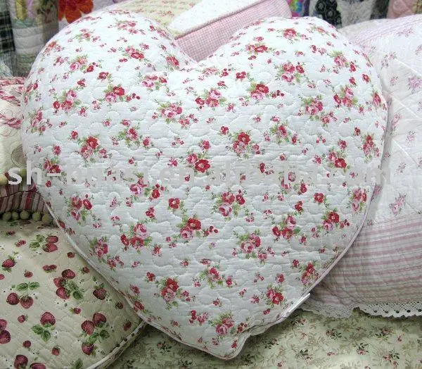 176(In Stock)pillow/heart shaped pillow/ cotton pillow/quilting pillow