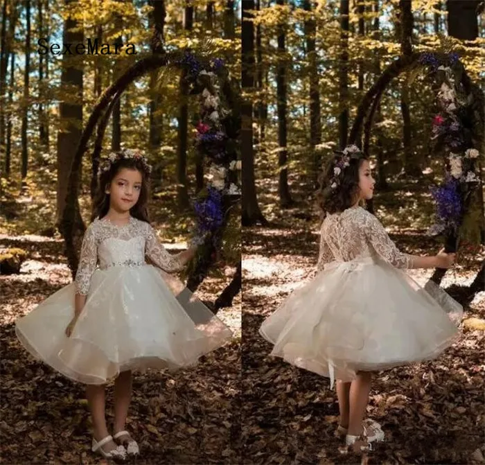 

New Lovely Ivory Princess Flower Girls Dresses for Weddings Crew Neck Lace Long Sleeves Pageant Gowns for Little Girls