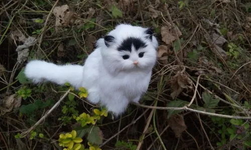 

Модель белого кота из полиэтилена и пуха, 16x13 см, с Черной головкой