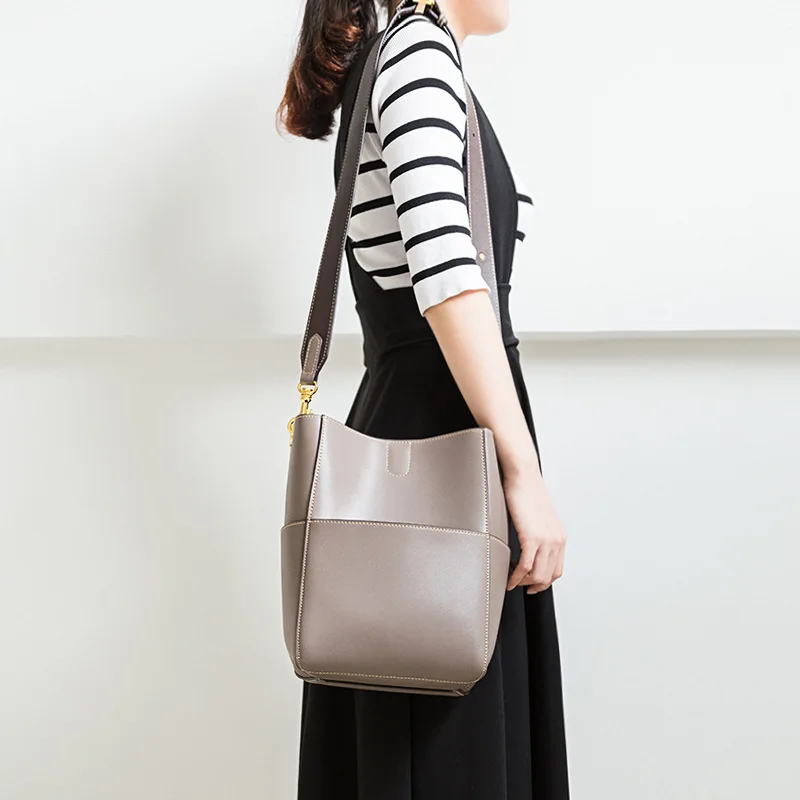 

High Capacity Genuine leather Female Shoulder Bag High Quality Women Bucket Totes Casual Luxury Handbags Women Bags Designer New
