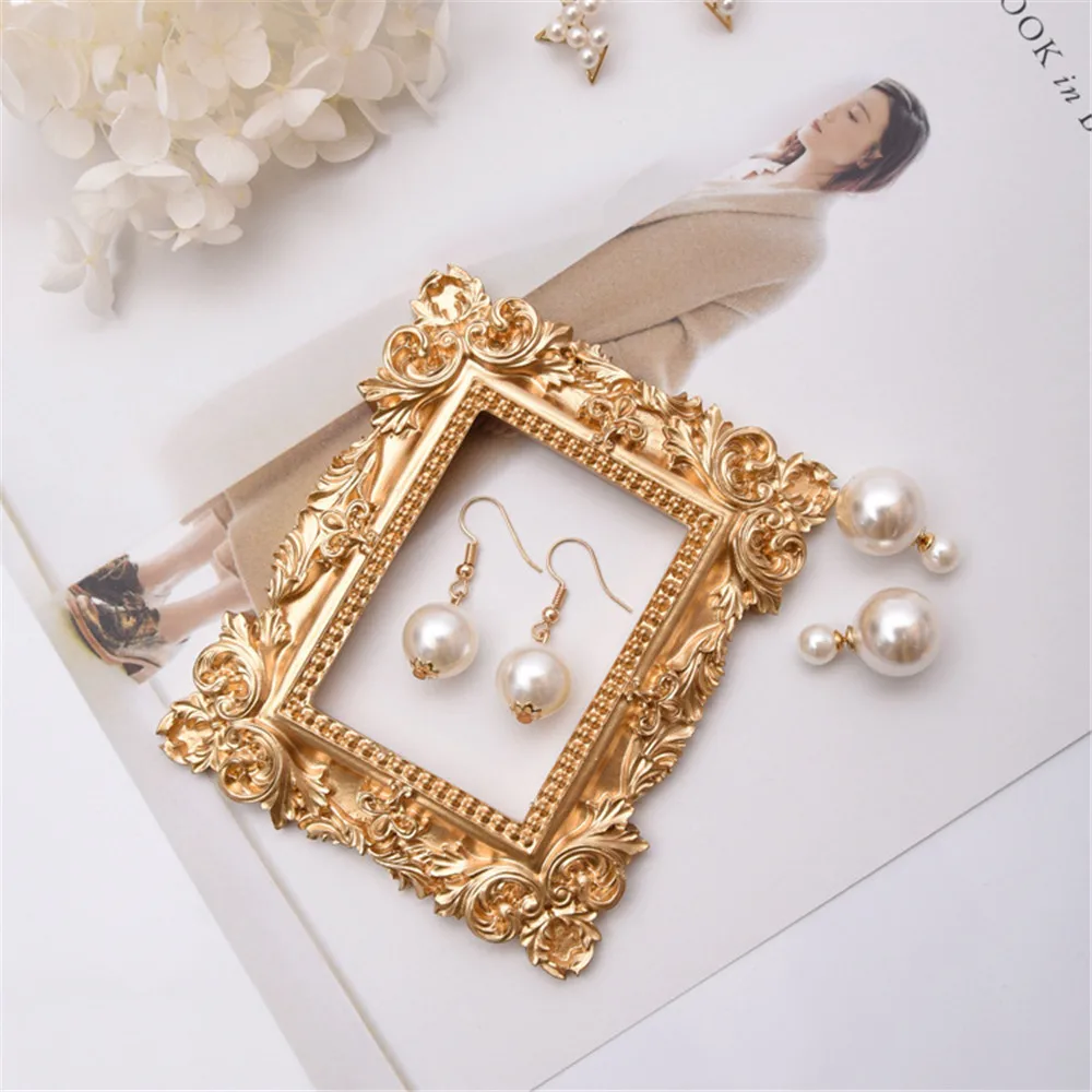 

Nordic Golden Resin Jewelry Display Frame Minimalist Modern Chic Ins Scandinavian Jewelry Rack Design Models Earrings Bracelet
