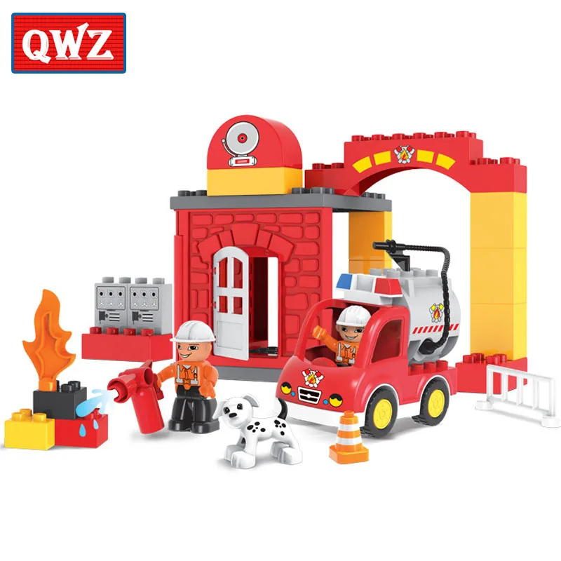 

QWZ 35pcs City Fire Station Large Particles Building Block City Fireman Fire Engine Large Size Brick Toy
