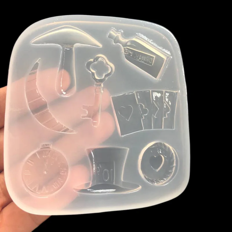 

New Mirror Silica Alice Cake Mould 16547