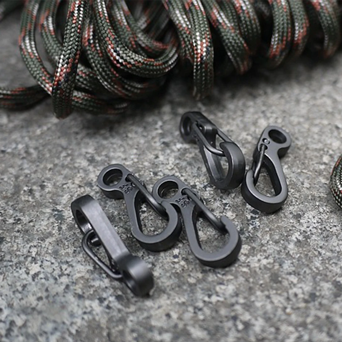 

10pcs EDC Spring Backpack Clasps Climbing Carabiners Mini Keychain Camping Bottle Hooks Paracord Tactical Survival Gear