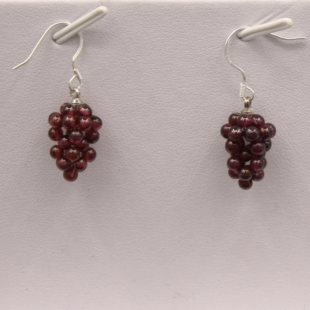 

Stylish Women /Girls Natural Stone Garnet Dangle Earrings Best Gift Jewelry Grape Shape Real purple Drop Earrings for Women