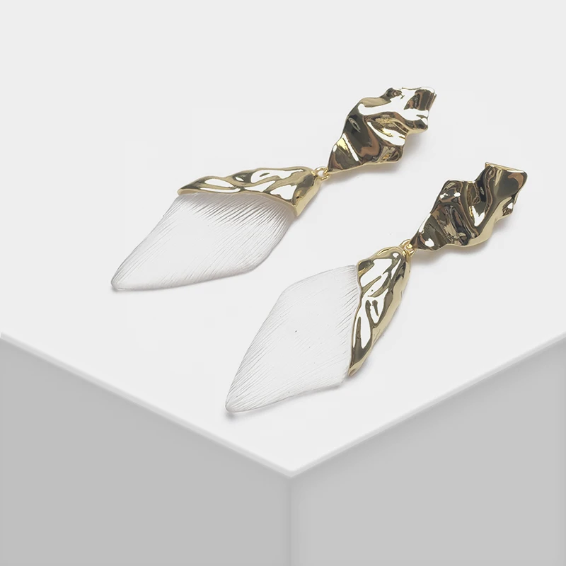 

Prismatic design vintage earring