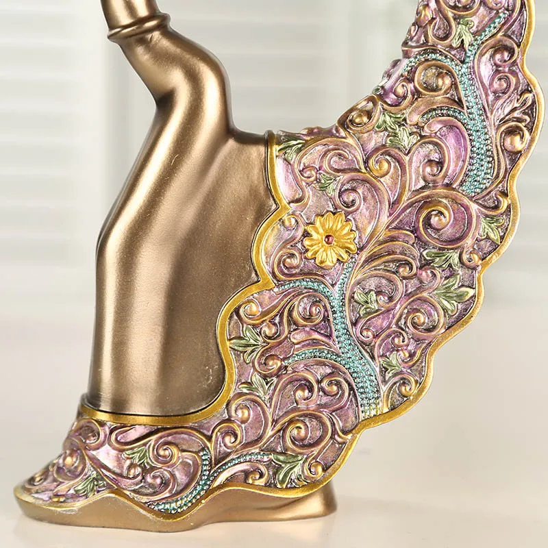 Best Selling Resin Artware Household Decor Resin Crafts Dancing Girl