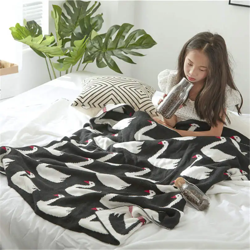 

Cartoon Plaids Children Swan Pattern Cobertores Knitted Linens Blanket For Winter Children Summer Aircondition Throw Blanket