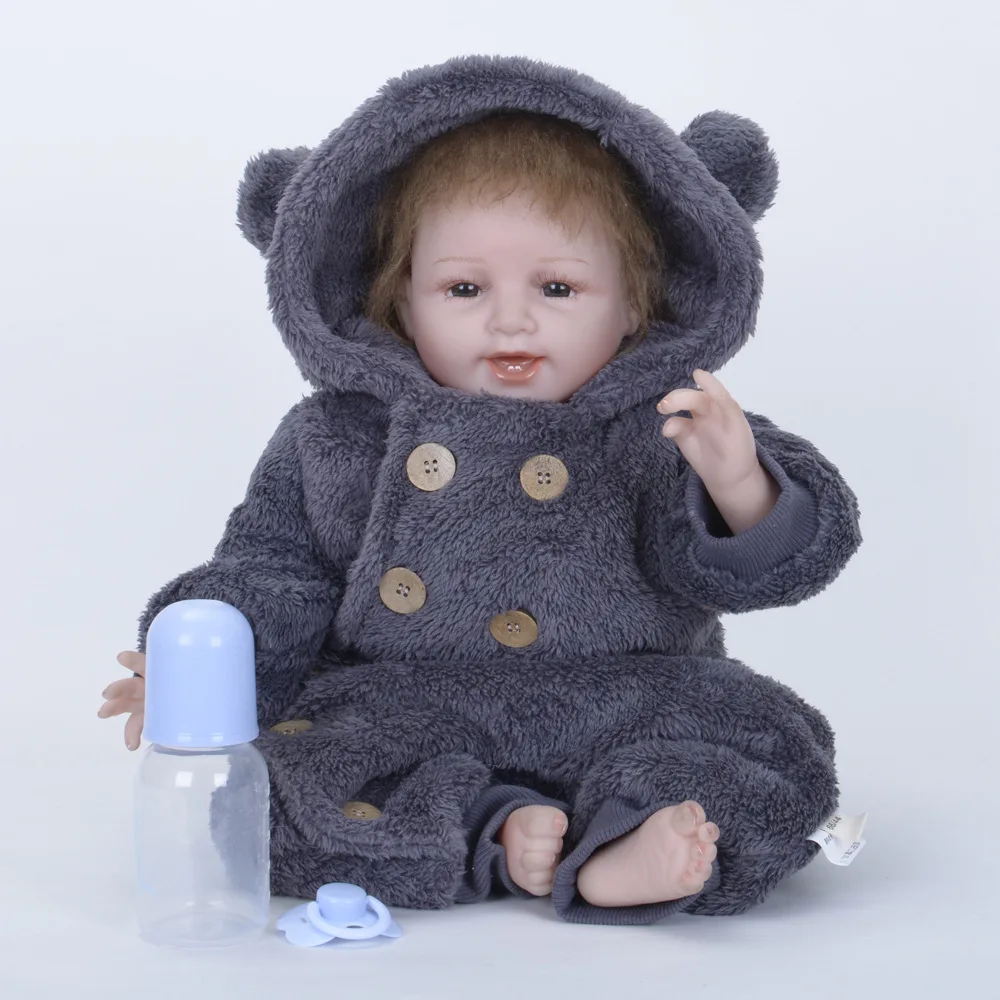 

22 inches Lifelike Reborn Doll Soft Silicone Lovely Newborn Baby with Cloth Body Toy for Kids Birthday Xmas Gift Bebe