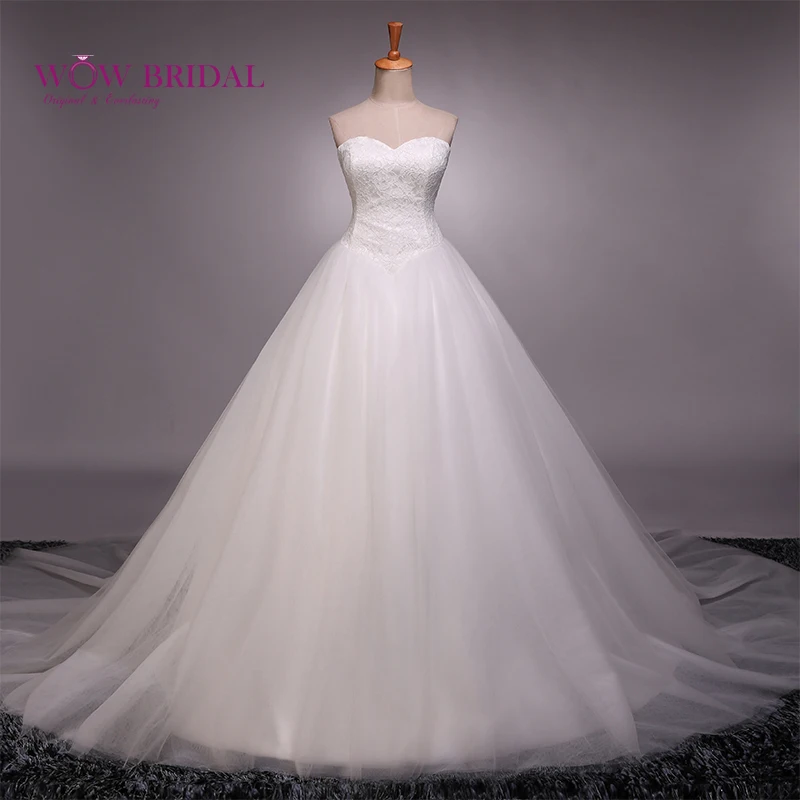 

Wowbridal Concise Designed Lace Wedding Dresses 2015 Embroidered Princess Strapless Lace Up Court Train Ball Gowns