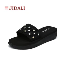 JIDALI/Модная обувь; женская обувь на платформе и танкетке; черные эластичные уличные сандалии из ЭВА с сердечками; Размеры 35-39