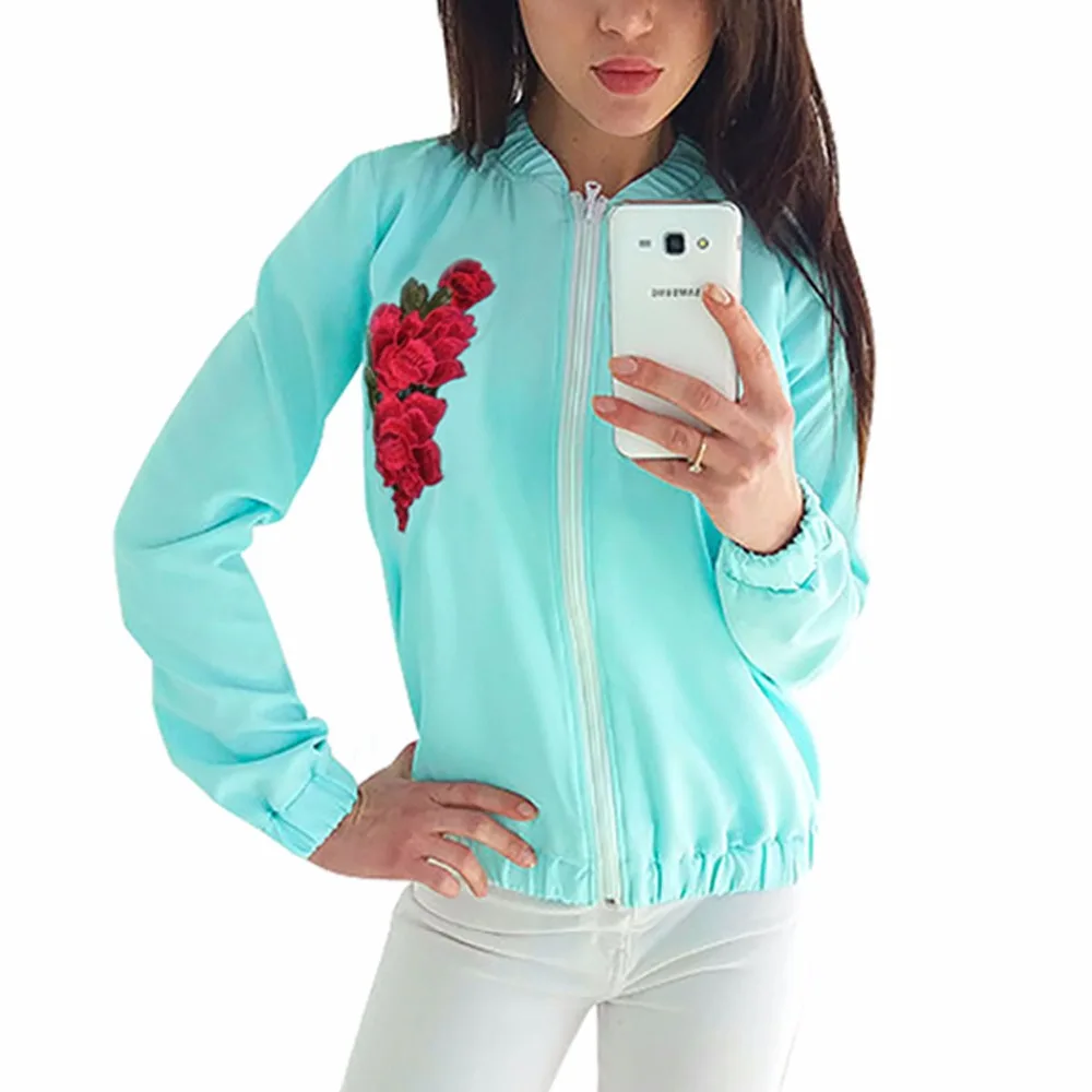 Spring Europe and America is tasted newly hot and spicy recreational temperament decorous embroider female type zipper coat