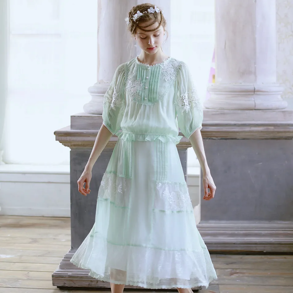 

LYNETTE'S CHINOISERIE Fresh green lace embroidery faux silk patchwork bust skirt