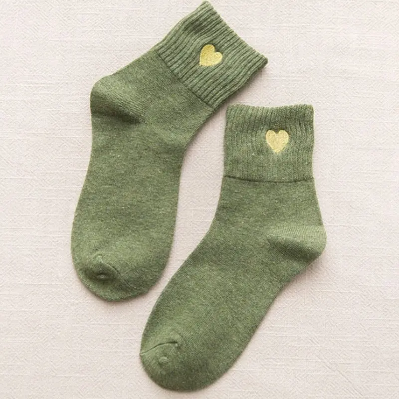 Зимние хлопковые носки до середины голени в рубчик для девочек; носки без пятки ярких цветов с золотыми блестками и вышивкой в виде сердечек в стиле Харадзюку