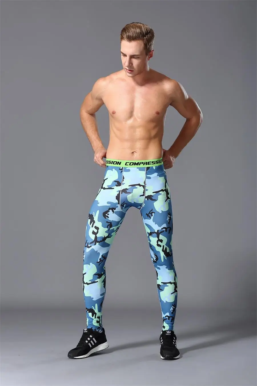 Камуфлированные облегающие штаны беговые колготки Мужской, футбол тренировочные брюки фитнес спортивные Леггинсы мужские спортивные штаны для бега