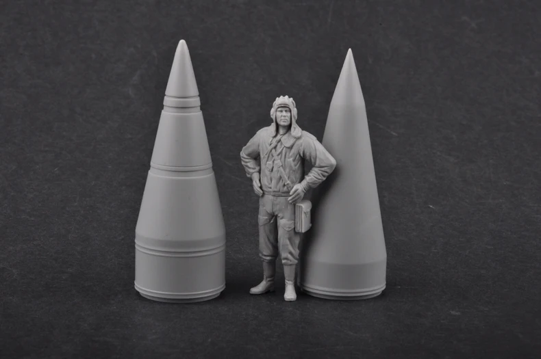 Trumpeter 00434-1:35 Soviet Soldier-Scud B Crew Neu