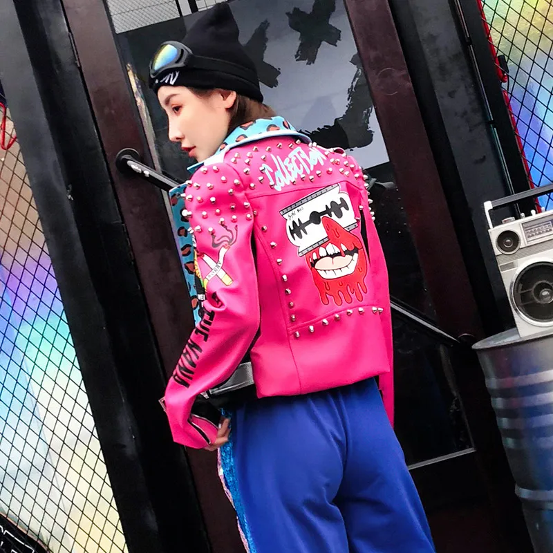 TREND-Setter 2018 Autumn Fashion Punk Style Pink Leather Jacket Women Slim Rivet Motorcycle Jacket Graffiti Pattern