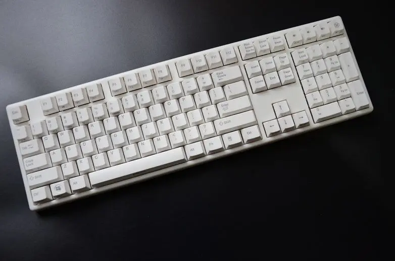 https://ae01.alicdn.com/kf/HTB1fO6sLpXXXXbFXFXXq6xXFXXXG/Plum87-gateron-mx-brown-blue-mechanical-keyboard-RGB-backlit-TKL-gaming-keyboard-PBT-keycap-87-tenkeyless.jpg