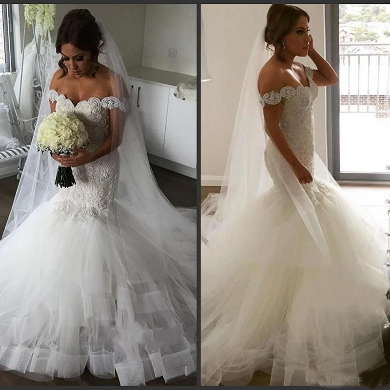Off Shoulder Mermaid Trouwjurken Lange 3D Kant Applicaties Low Back Sexy Trouwjurk Tulle Tiered Rok Land Bruidsjurken Off Shoulder Mermaid Trouwjurken Lange 3D Kant Applicaties Low Back Sexy Trouwjurk Tulle Tiered Rok Land Bruidsjurken