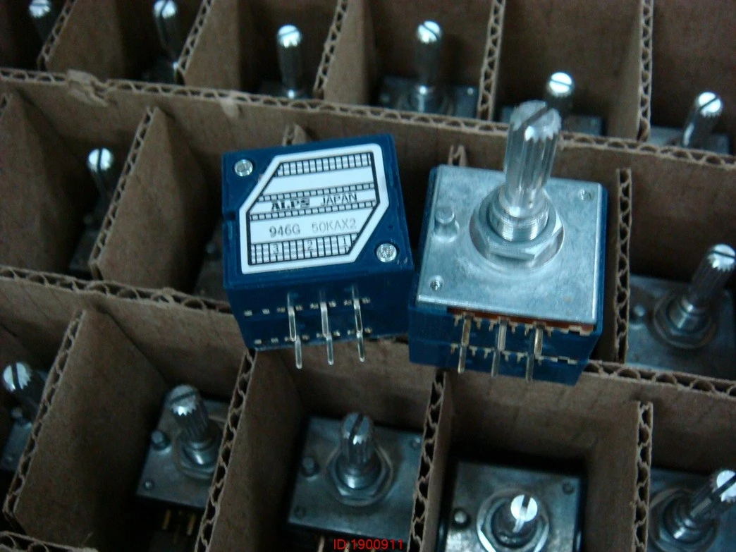 

1pcs/lot Original Japanese production ALPS 27 volume potentiometer double A50K-25MM flower axis