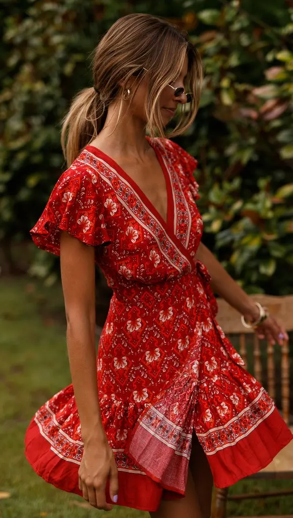 Винтажное женское мини-платье с коротким рукавом, оборками и цветочным рисунком, женское праздничное повседневное летнее платье с v-образным вырезом, сарафан в стиле бохо - Цвет: Красный