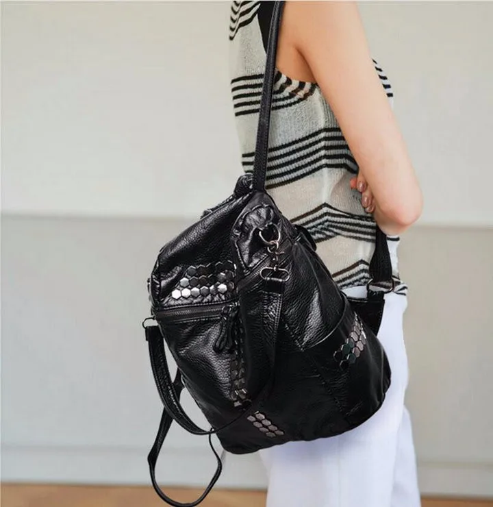 Rdywbu High Quality Star Backpack Wash Water PU Leather Travel Bag Women Leisure Rivets Girl Large Capacity Stud Schoolbag H104