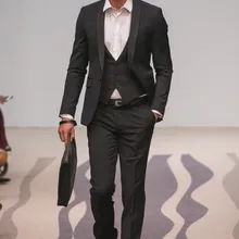 Модные темно-серый Жених Смокинги для женихов 3 предмета Slim Fit Мужская Свадебная вечеринка Костюмы Жених костюм дружки одежда(куртка+ Брюки для девочек+ жилет) TERNO