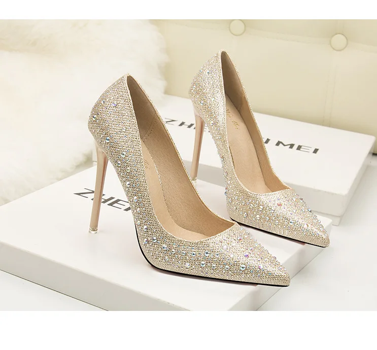 Женские туфли-лодочки; шикарные туфли на высоком каблуке; женские туфли с острым носком; блестящие женские туфли; пикантные свадебные туфли; цвет золотистый, Серебристый; Chaussure Femme; Размеры 35-41