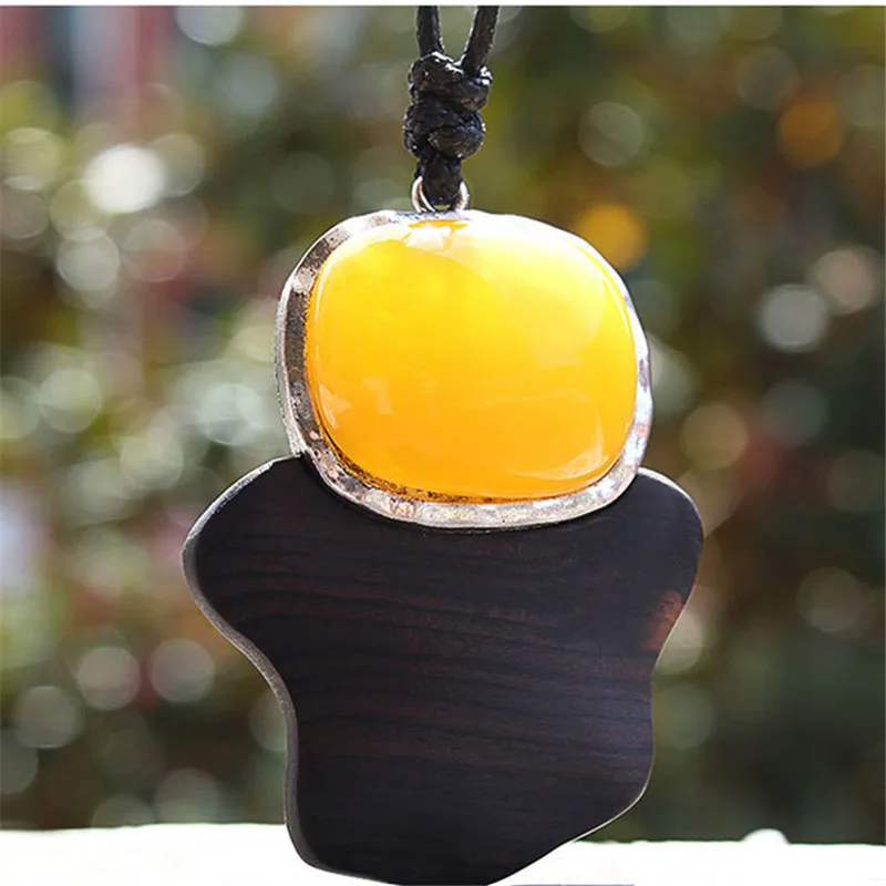 

Exaggerated ebony resin pendant atmospheric sweater chain pendant simple long necklace female personality jewelry retro