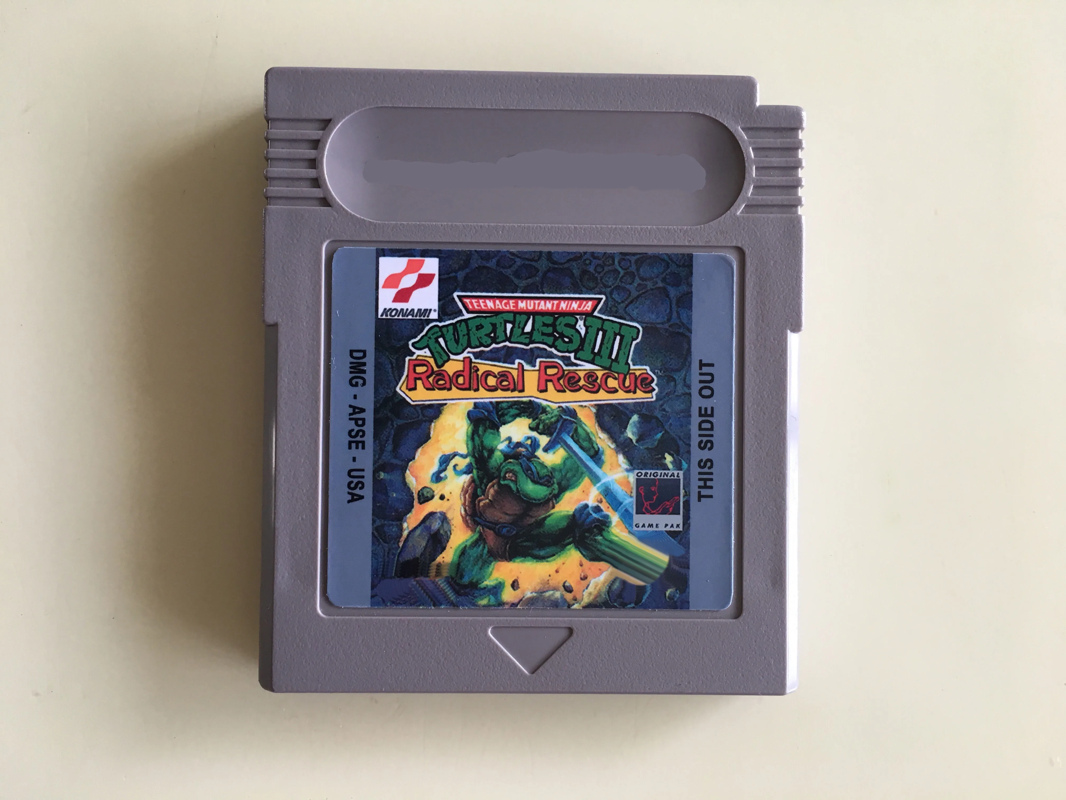 

8bit game card : Teenage Mutant Ninja Turtles III - Radical Rescue ( USA Version!! )