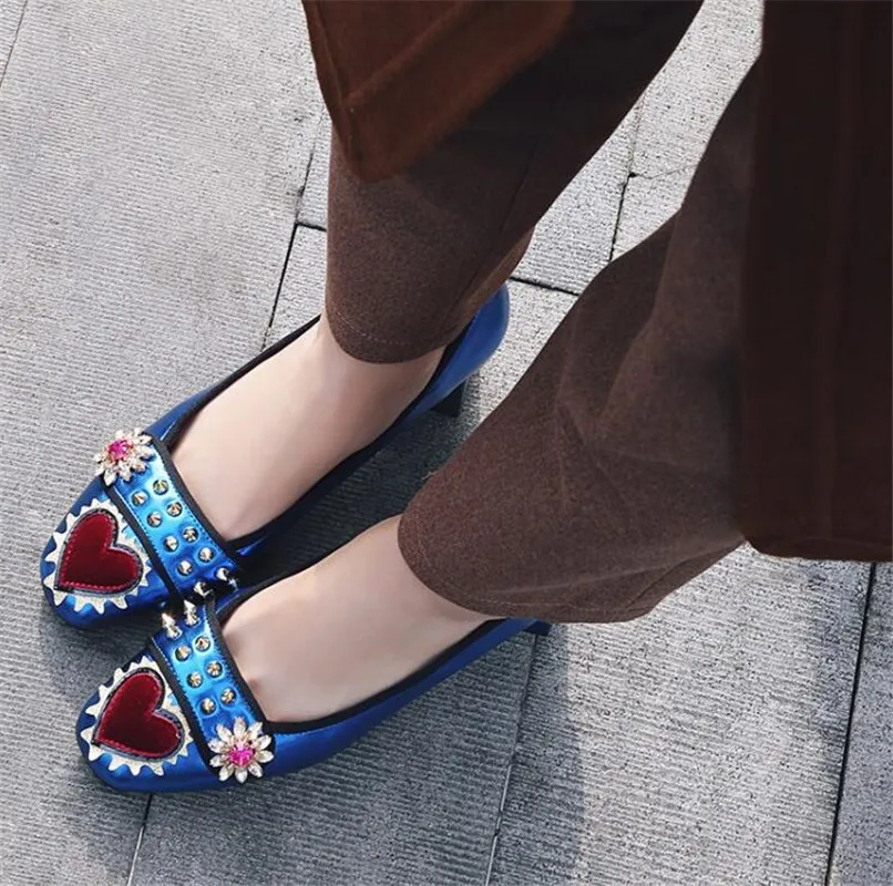 

Sexy Women Heart Rivets Stud Real Leather Pumps Stilettos Pointed Toe Ladies Spikes Slip on Bridal Dress High Heels Shoes