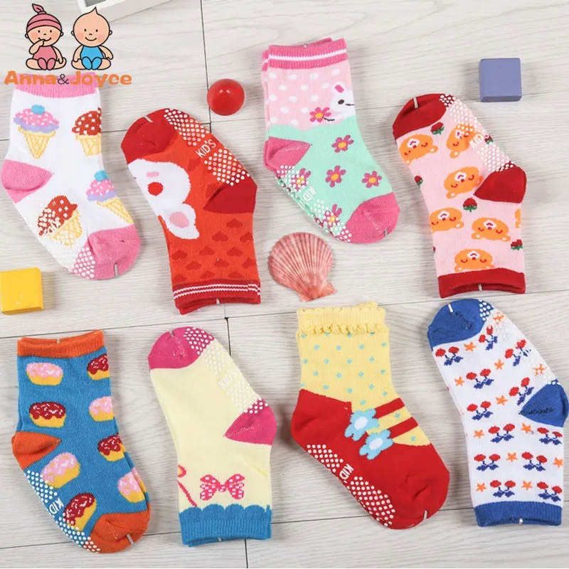 12 пар/лот, хлопковые носки для малышей нескользящие носки-тапочки с резиновой подошвой маленькие детские носки с рисунками для детей от 1 до 3 лет