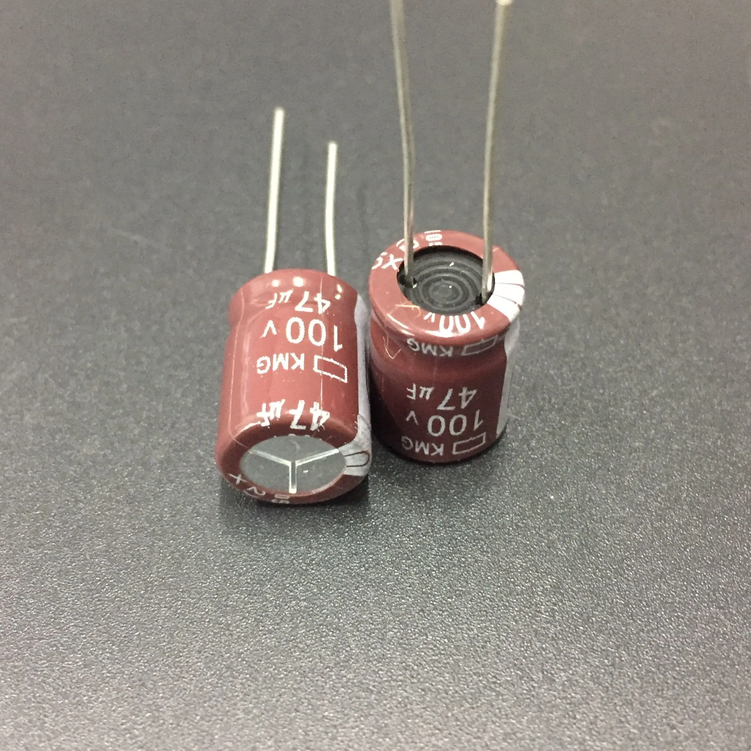 100 шт. 47 мкФ в NIPPON Chemi Con NCC KMG серии 10x13 мм 100V47uF алюминиевый электролитический