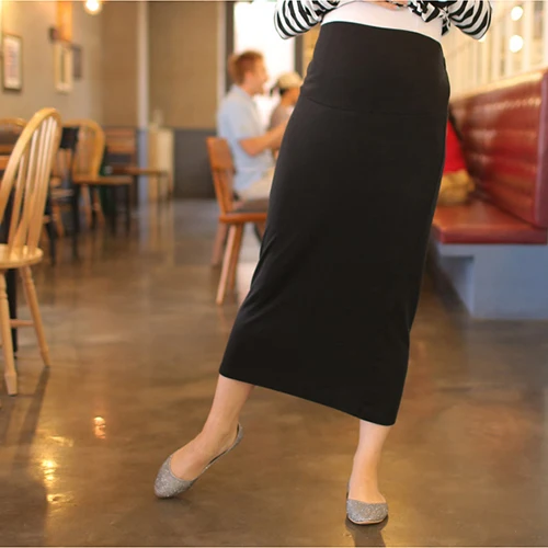 how to wear a maxi skirt when pregnant