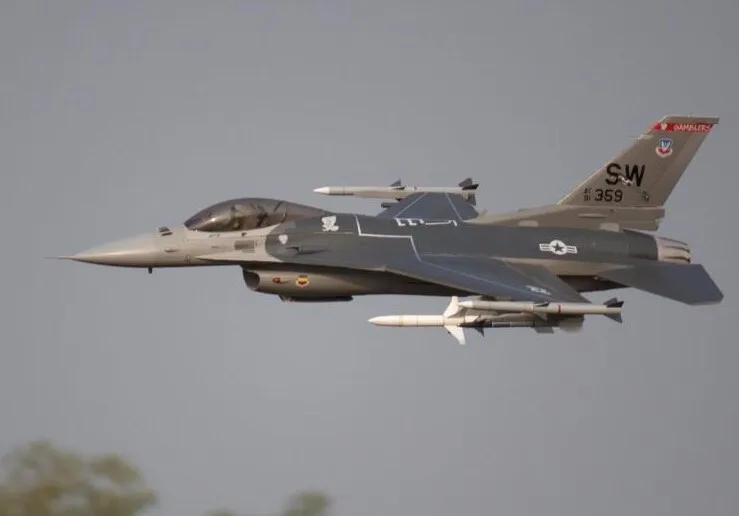 F16-10