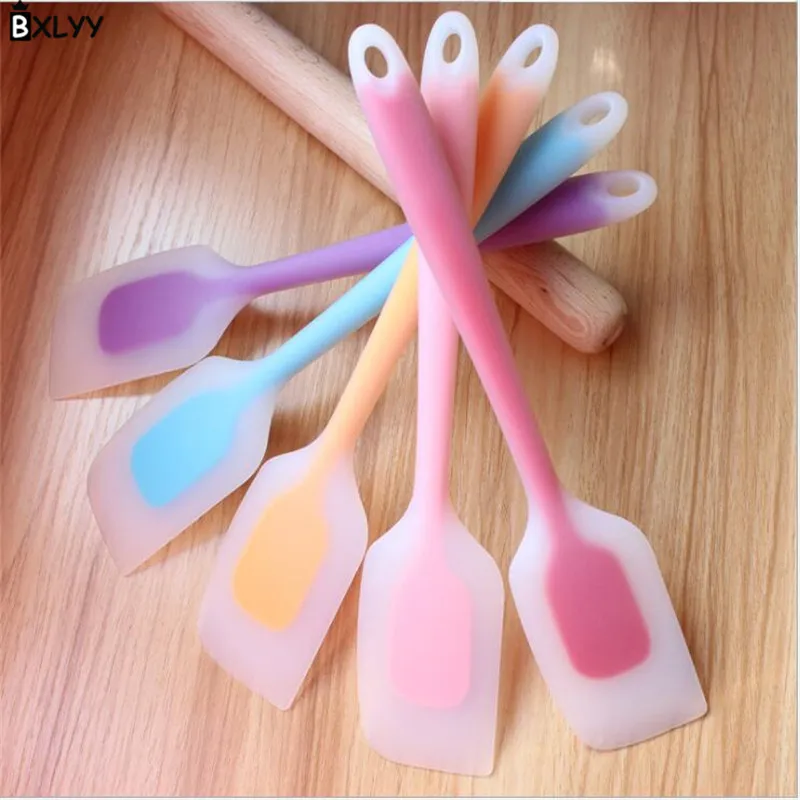 

BXLYY Sale 1pc Large Trumpet Translucent Silicone Scraper Cake Decoration Tool Kitchen Gadget Baking Accessories Party Gift.7z