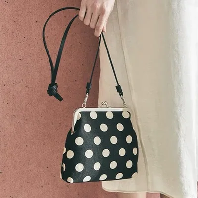 

The New Spring And Summer 2019 Handbag Shoulder Bag Clip Handbag Crossbody Bag Zipper & Hasp Tote Bag Women's Shoulder Bags