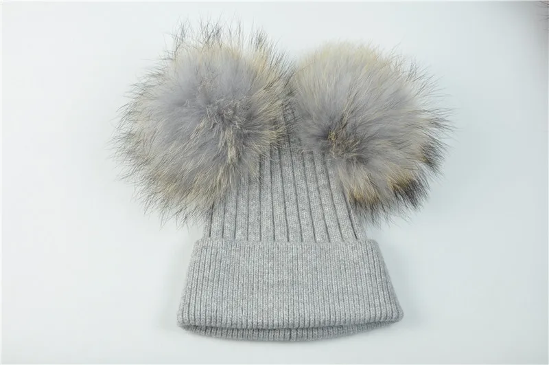 Bonnet double pompons
