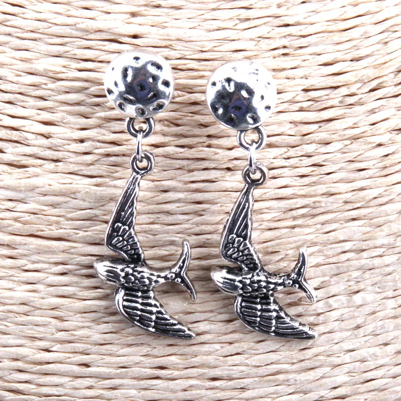 Fashion Metal Flying bird Stud Earring For Womenin Stud Earrings from