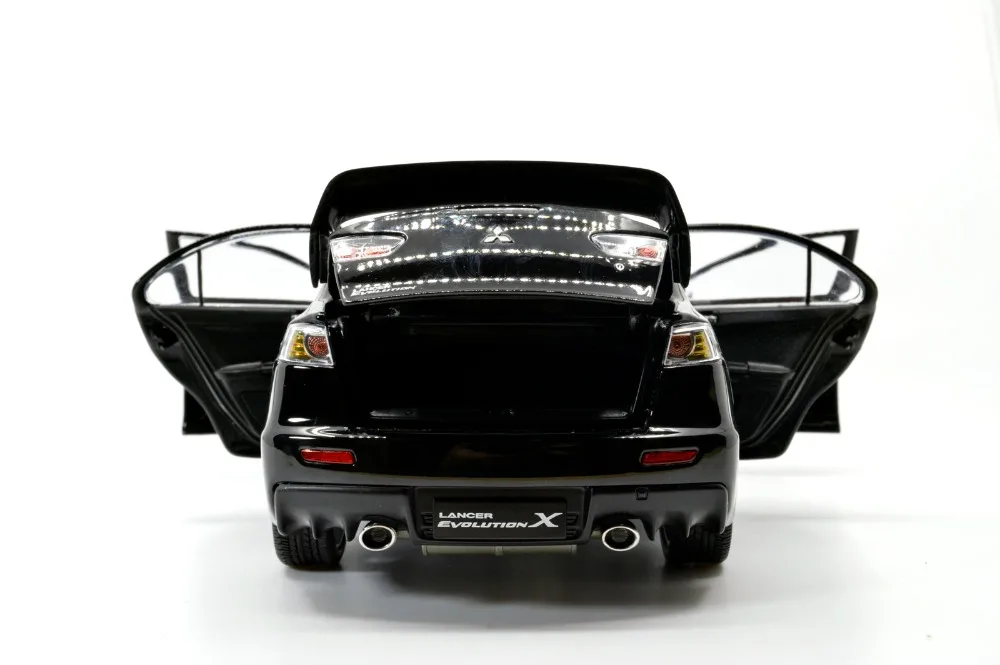 Масштаб 1/18 1:18 Mitsubishi Lancer EVO X Черная литая модель автомобильных дверей открытое