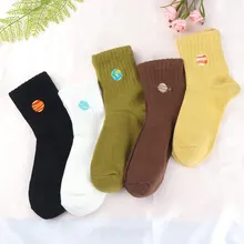 Новинка, носки с вышивкой в виде планеты, женские носки, японские Мультяшные осенне-зимние хлопковые носки унисекс с космическим рисунком, пара носков