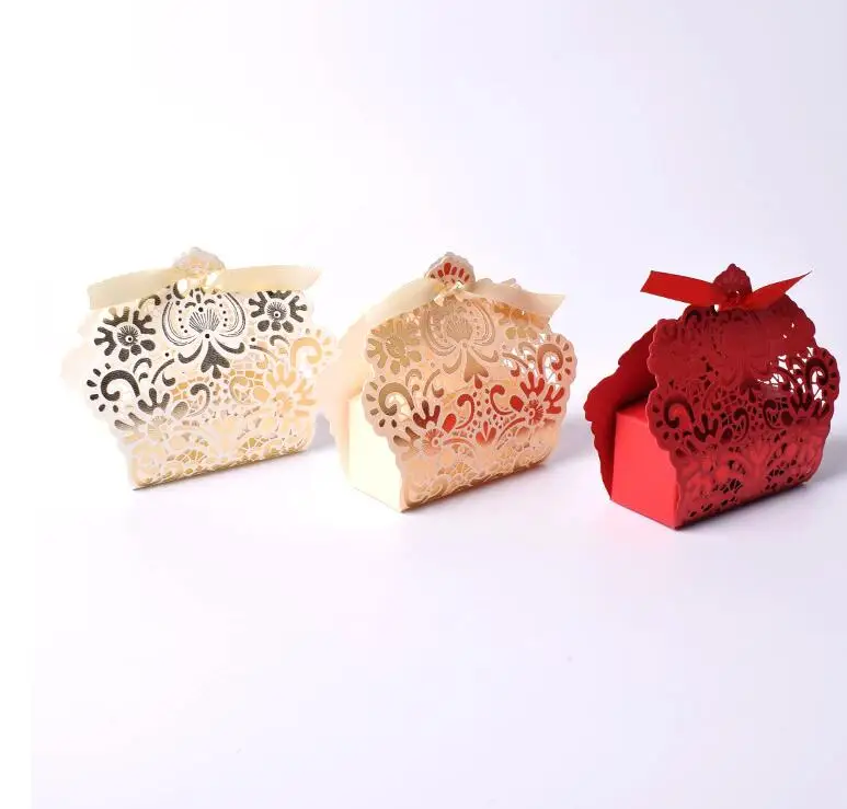 

50Pcs/lot Red Beige Flower Candy Box For Wedding Decoration Hollow Bonbonniere Casamento Chocolate Box For Event Party Supplies
