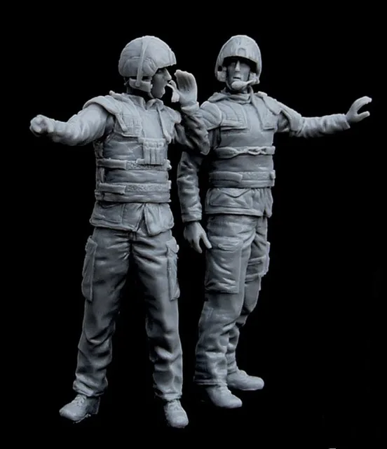 1/35 Modern Canadian army tank crew in Afghanistan 2people Resin Model