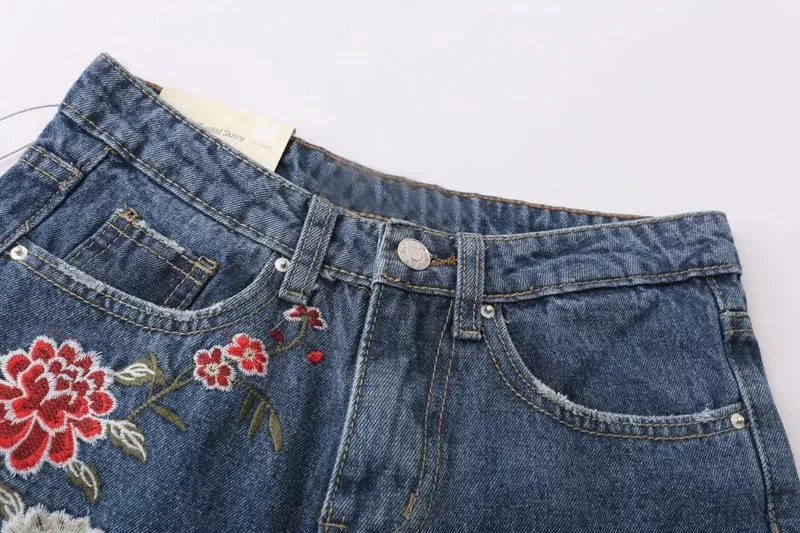 Синего джинсового цвета цветочной вышивкой Для женщин джинсы Карманы Винтаж дамы пят Джинсы Брюки Мода Femme офисные Для женщин джинсы