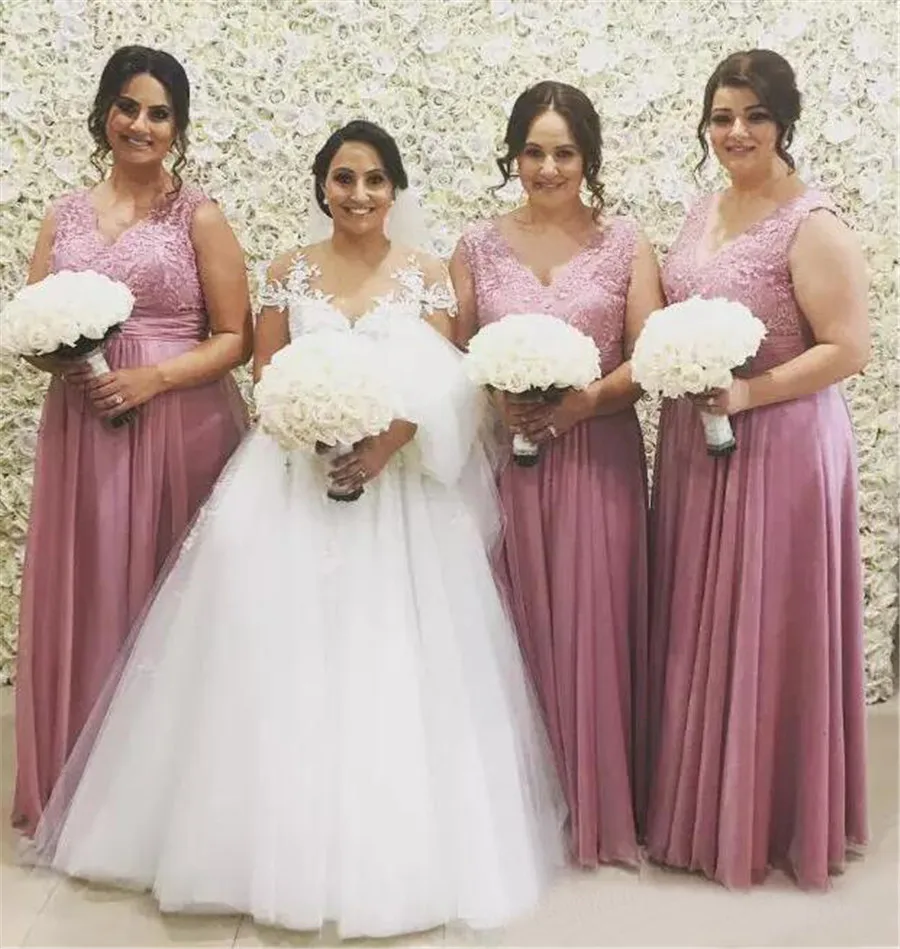 

Plus Size Bridesmaid Dresses V Neck A Line Appliques Chiffon Long Bridesmaid Gowns 2019 High Quality Women Wedding Party Dress