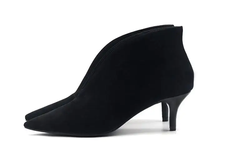 Модная женская обувь из матовой кожи на высоком каблуке; Цвет Черный; женские туфли-лодочки на каблуке с острым носком; сезон осень-зима; ботильоны на высоком каблуке