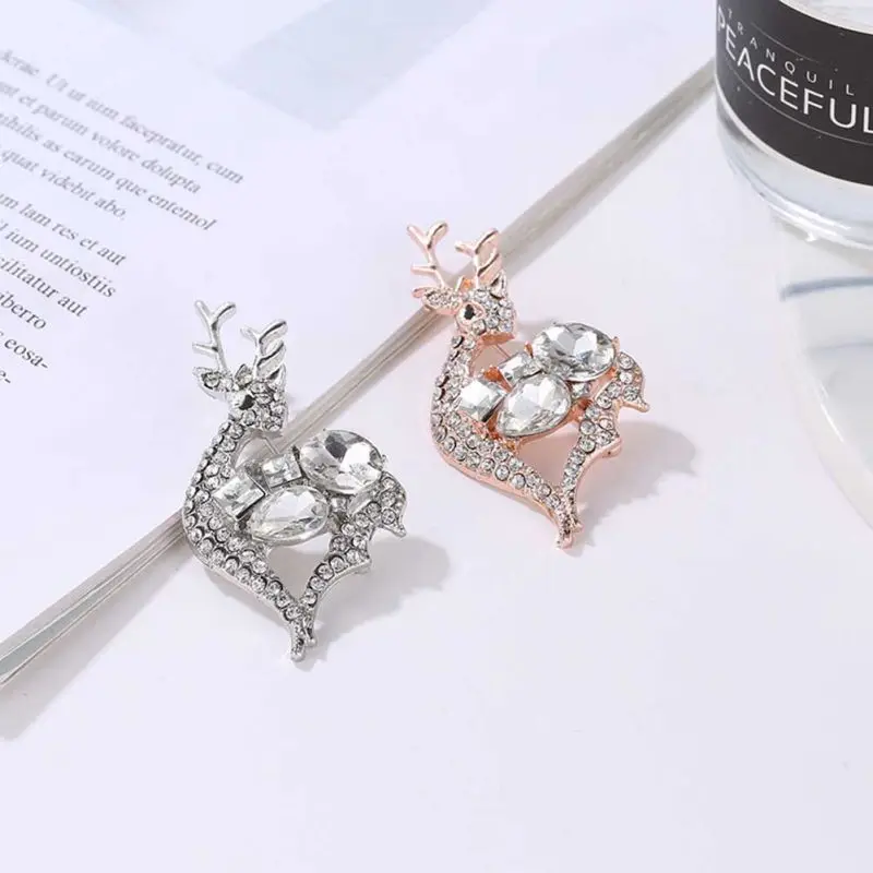 

2018 New Arrivals Christmas gift Cute Standing Up Deer Brooches Pins for Women Fashion Crystal Pins broches
