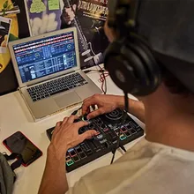 Мини Смарт DJ блюдо контроллер начального уровня портативный dj играет процессор игроков с звуковая карта можно подключить наушники звук RCA