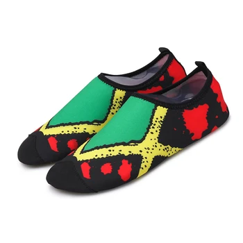 

2019 Cheap Women Men Summer Aqua Shoes Beach On surf Rubber Sole Yoga Quick-dry Snorkeling Swim Wading Shoes Striped Water Shoes